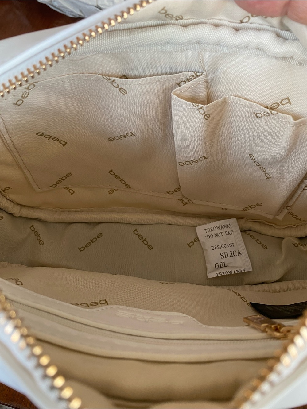 bebe , Los Angeles,White Quilted Crossbody with Gold Chain Accents - Picture 12 of 12